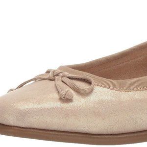 Aerosoles - Brand new flat size 8.5 metallic gold.